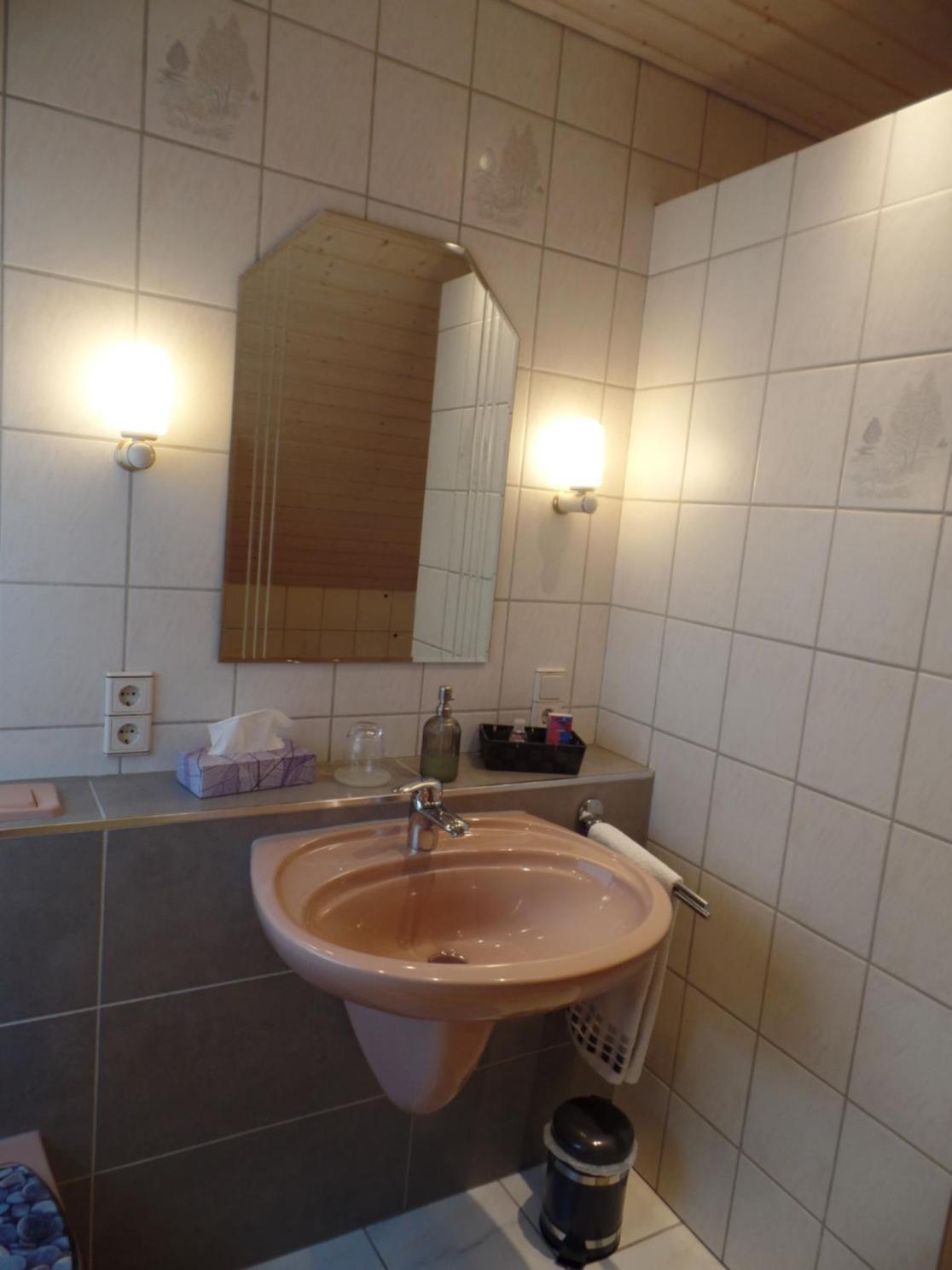 Dg Wohn-Schlafraum Mit Bad Steinwenden Exterior foto